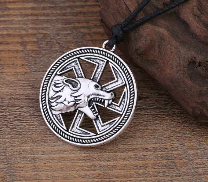 Wolfskopf-Anhänger-Halskette