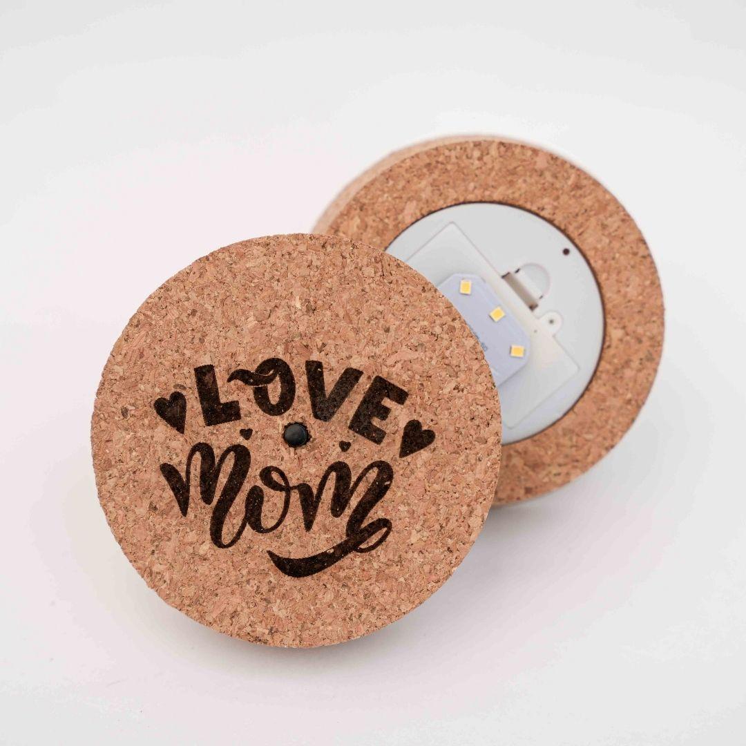 Gravierte LED Kork - 'LOVE MOM'